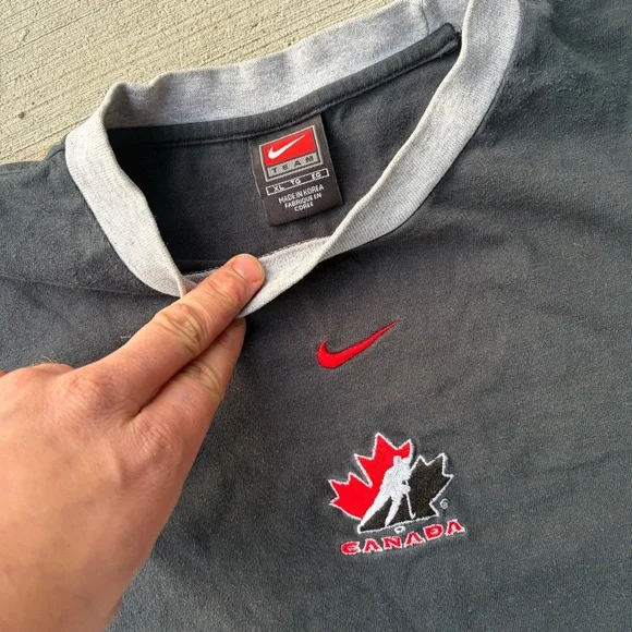 Vintage Nike Men’s Black Long Sleeve Team Canada Centre Swoosh 90s - Picture 3 of 8